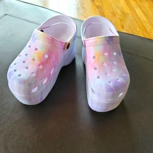 Cape Robbin elevated clogs